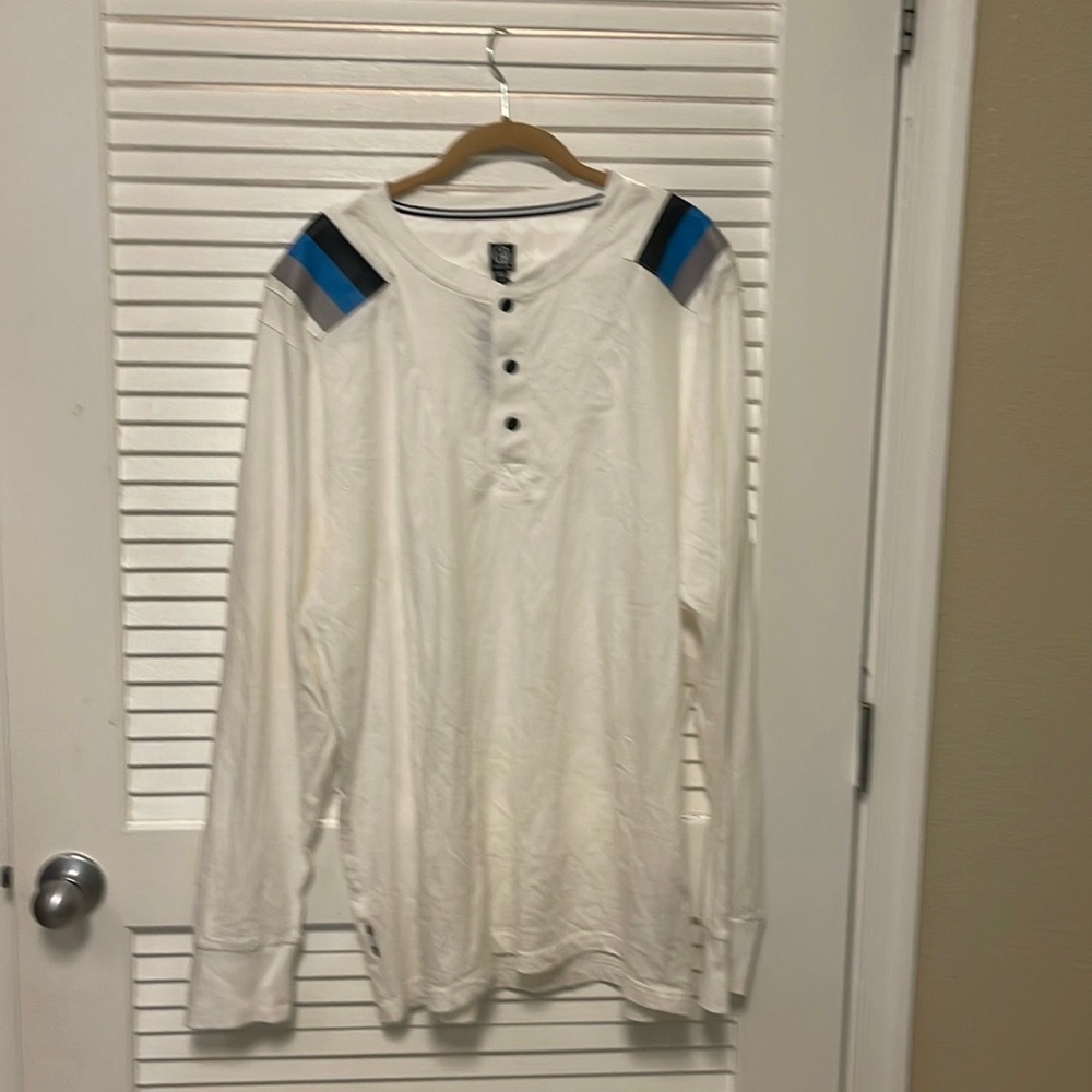 CAVI  Shirt with Faux Leather Stripes in Shoulders Size 3XL*Available 9/5*